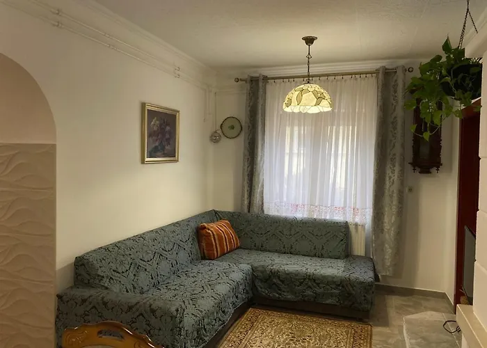 Tiszavirag Vendeghaz Apartment