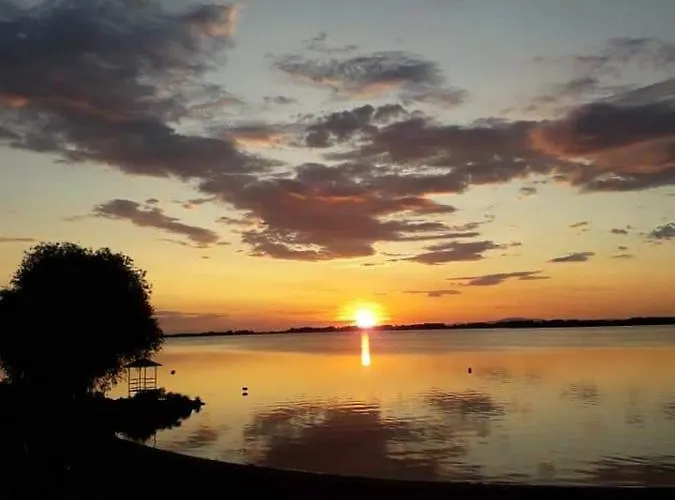 Tiszavirag Vendeghaz Apartment